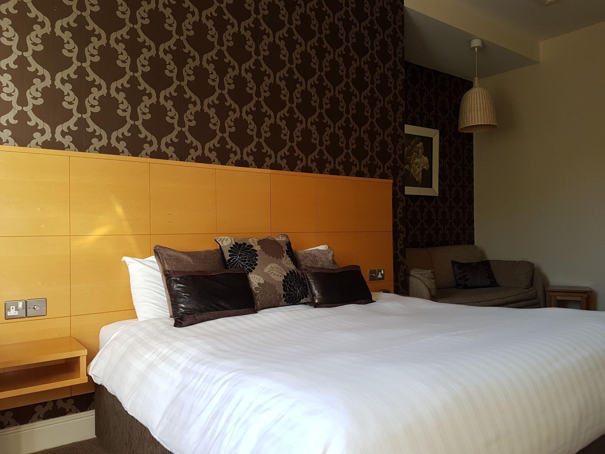 The Old Barn Inn Newport  Ngoại thất bức ảnh
