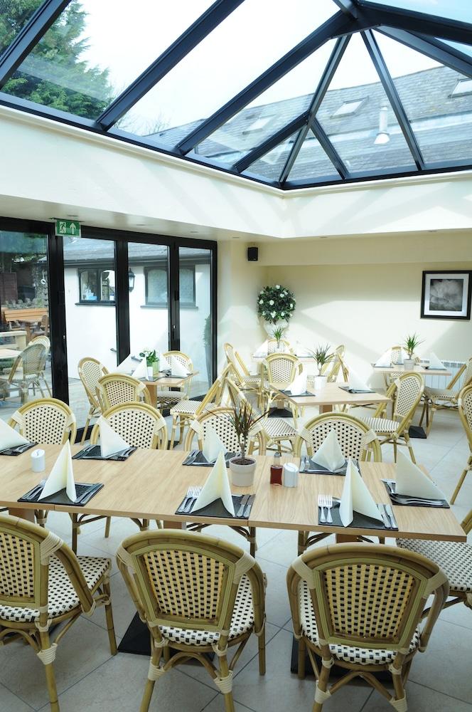 The Old Barn Inn Newport  Ngoại thất bức ảnh