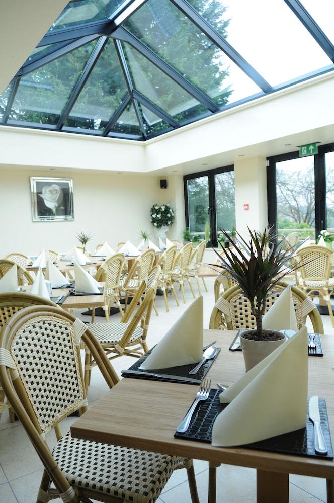 The Old Barn Inn Newport  Ngoại thất bức ảnh