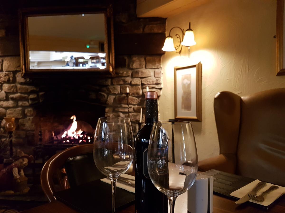 The Old Barn Inn Newport  Ngoại thất bức ảnh