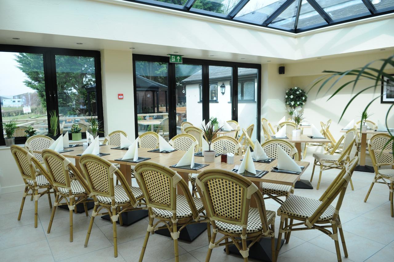 The Old Barn Inn Newport  Ngoại thất bức ảnh