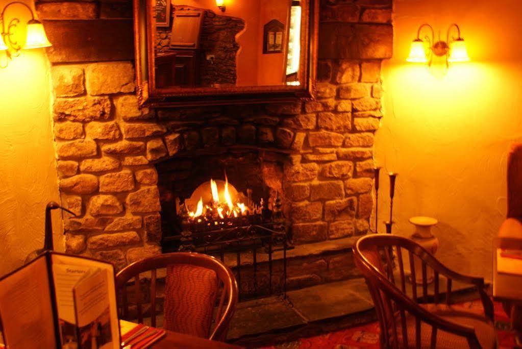 The Old Barn Inn Newport  Ngoại thất bức ảnh